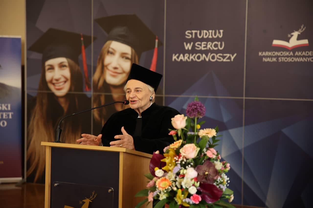 Babcia i dziadek wciąż chcą się uczyć!