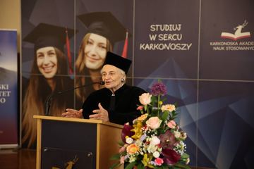 Babcia i dziadek wciąż chcą się uczyć!
