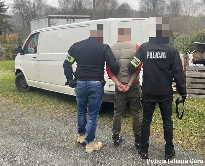 Uciekał "na fazie" skradzionym autem