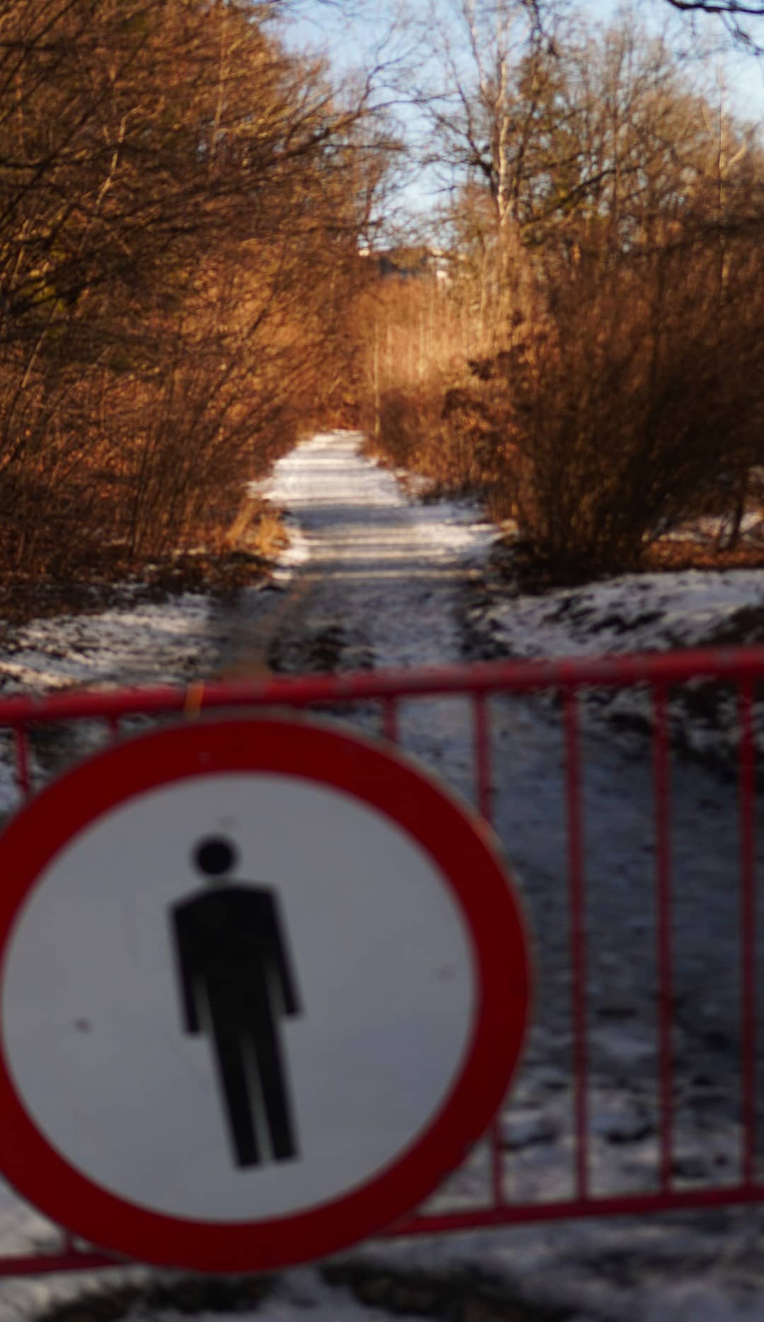 Rakownica – dawny basen i ośrodek dziś opuszczony