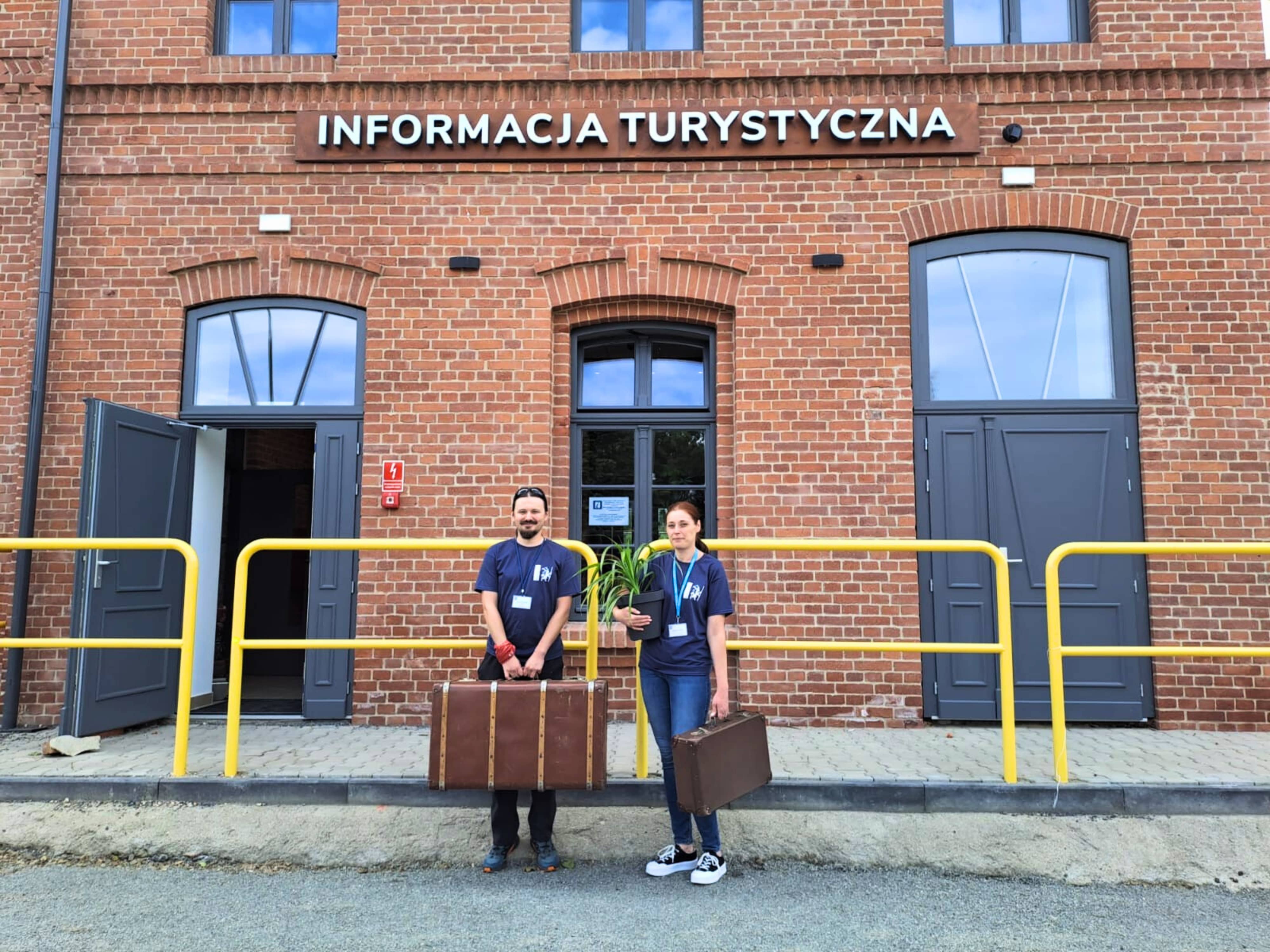 Informacja Turystyczna w budynku dawnego dworca kolejowego w Kowarach
