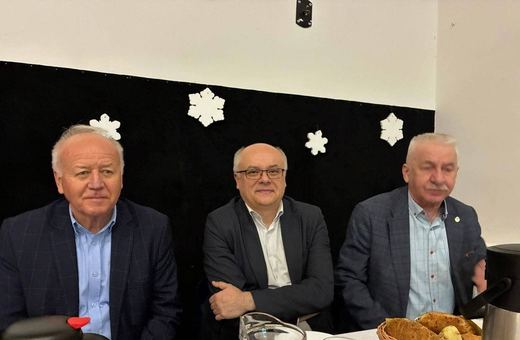 Na zdjęciu od lewej: radny powiatowy Eugeniusz Kleśta, radny wojewódzki Krzystof Mróz i wicestarosta Mirosław Górecki.