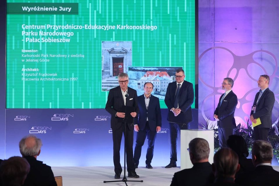 Pałac Sobieszów nagrodzony za wyjątkową renowację