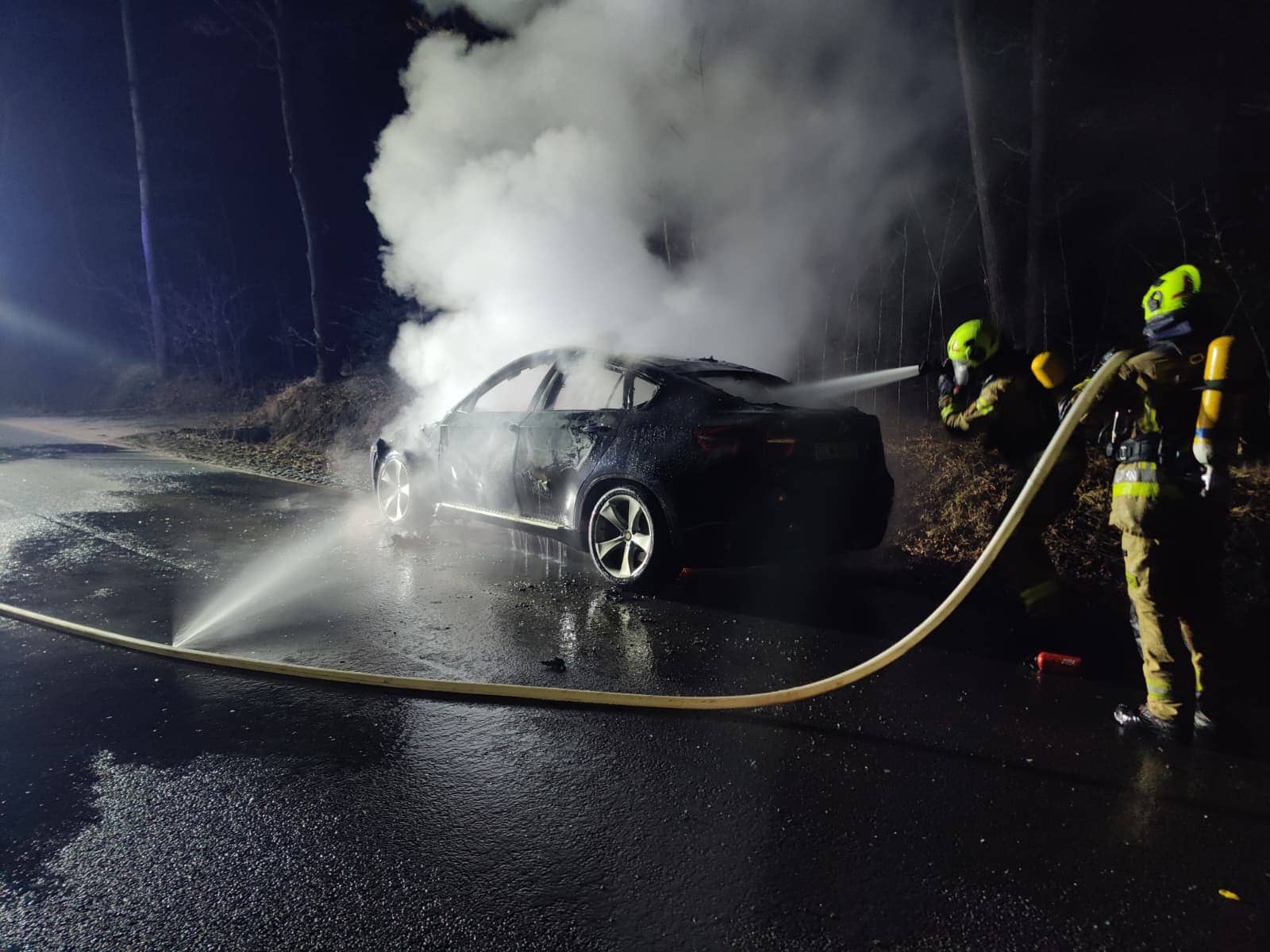 BMW w płomieniach
