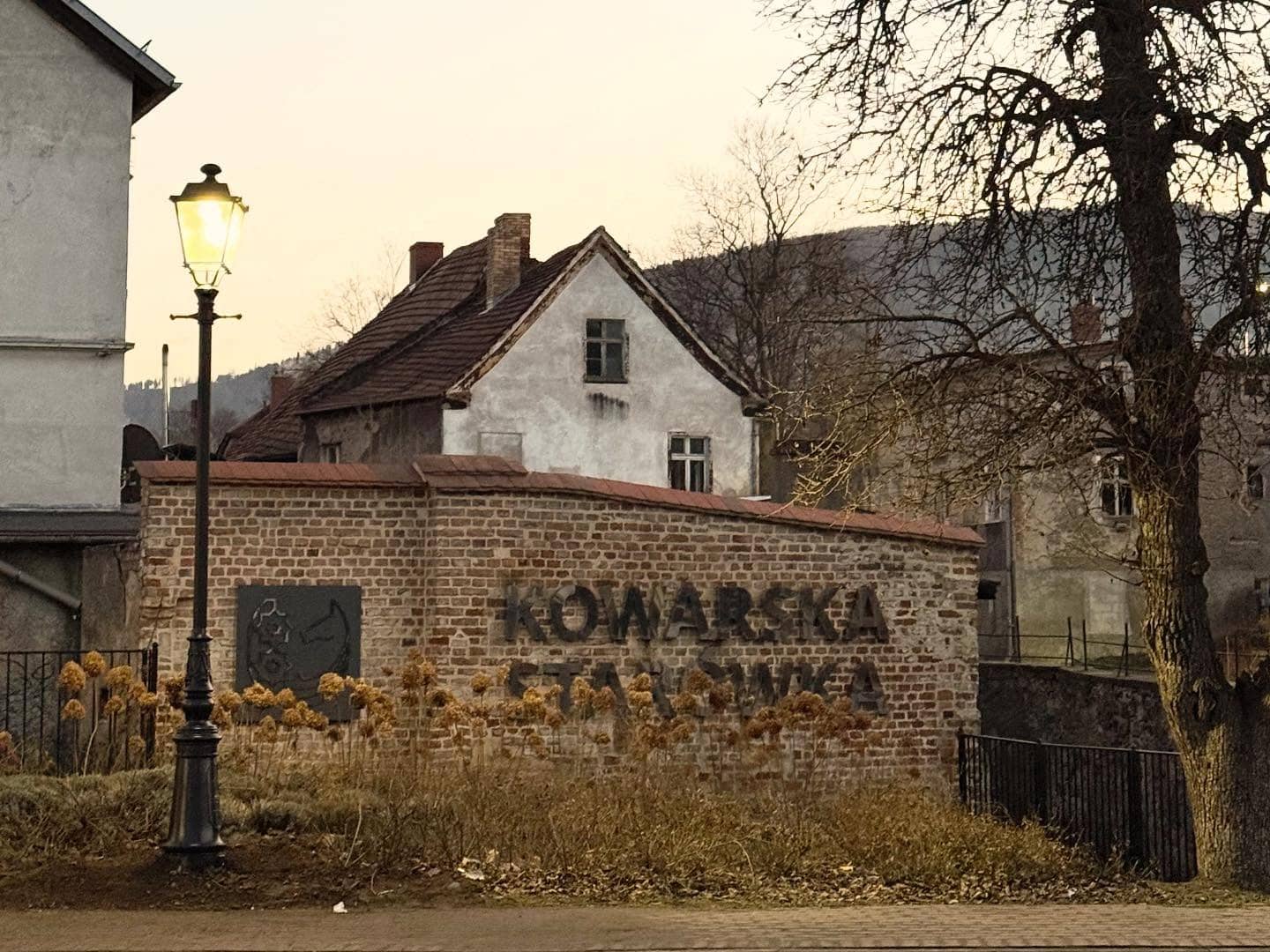 Historyczna ulica z nowym blaskiem