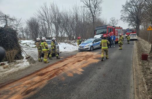 Pijany kierowca rozbił auto i próbował uciec