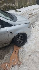 Pijany kierowca rozbił auto i próbował uciec