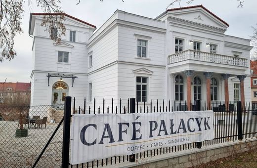 Niedawna rudera, w której dziś pachnie kawą