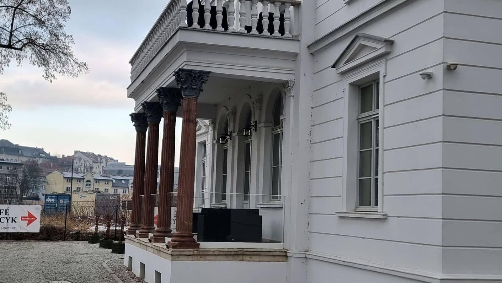 Niedawna rudera, w której dziś pachnie kawą