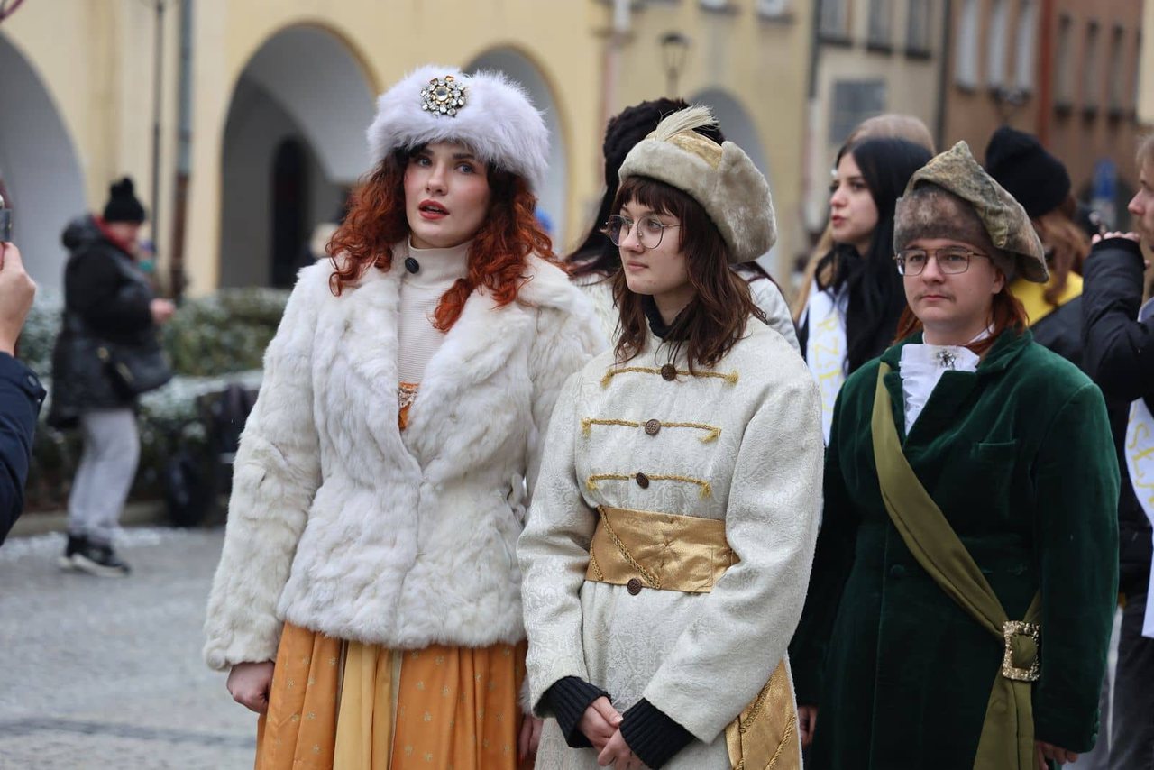 Maturzyści tańczyli poloneza