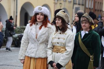 Maturzyści tańczyli poloneza