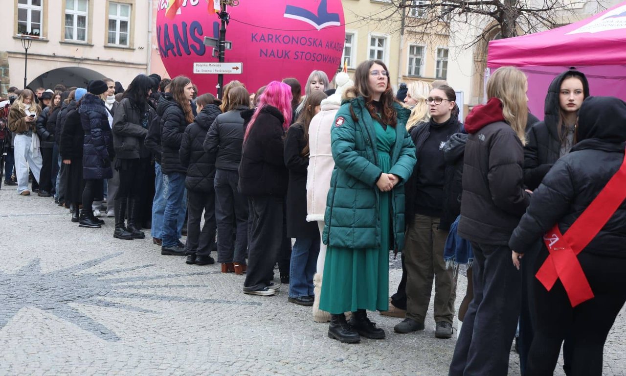 Maturzyści tańczyli poloneza