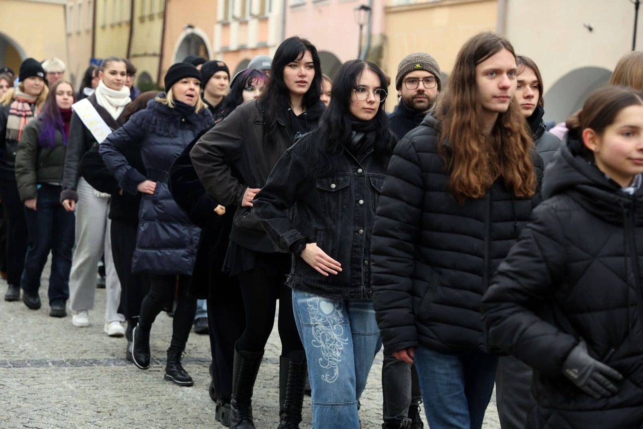 Maturzyści tańczyli poloneza