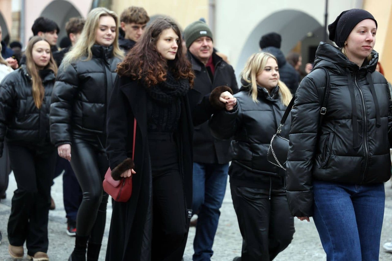 Maturzyści tańczyli poloneza