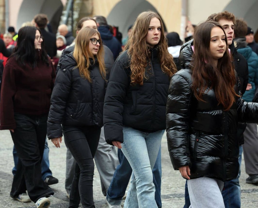 Maturzyści tańczyli poloneza