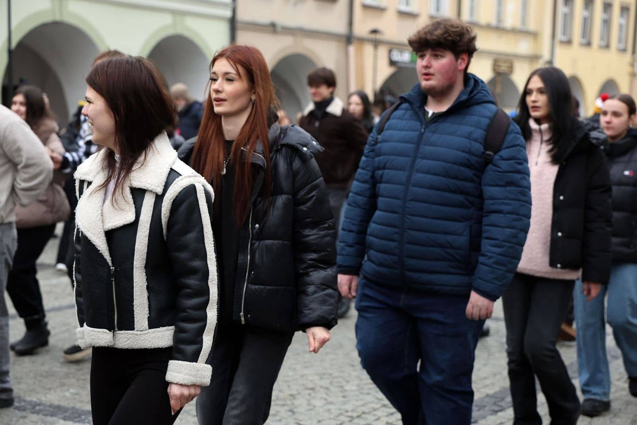 Maturzyści tańczyli poloneza