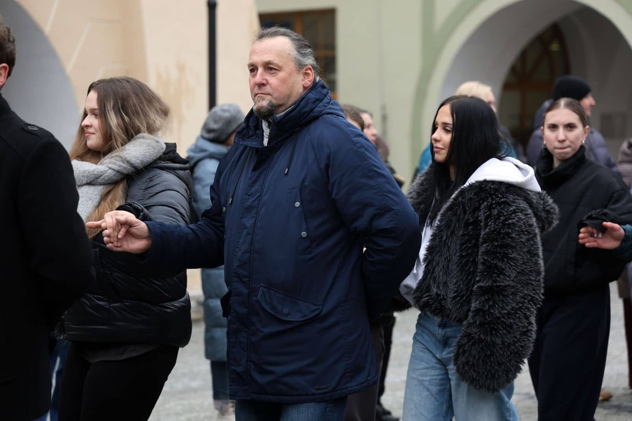 Maturzyści tańczyli poloneza