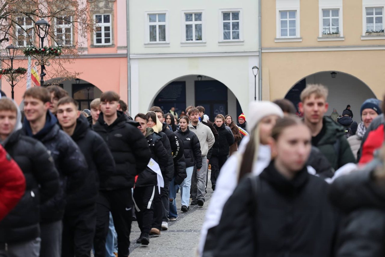 Maturzyści tańczyli poloneza