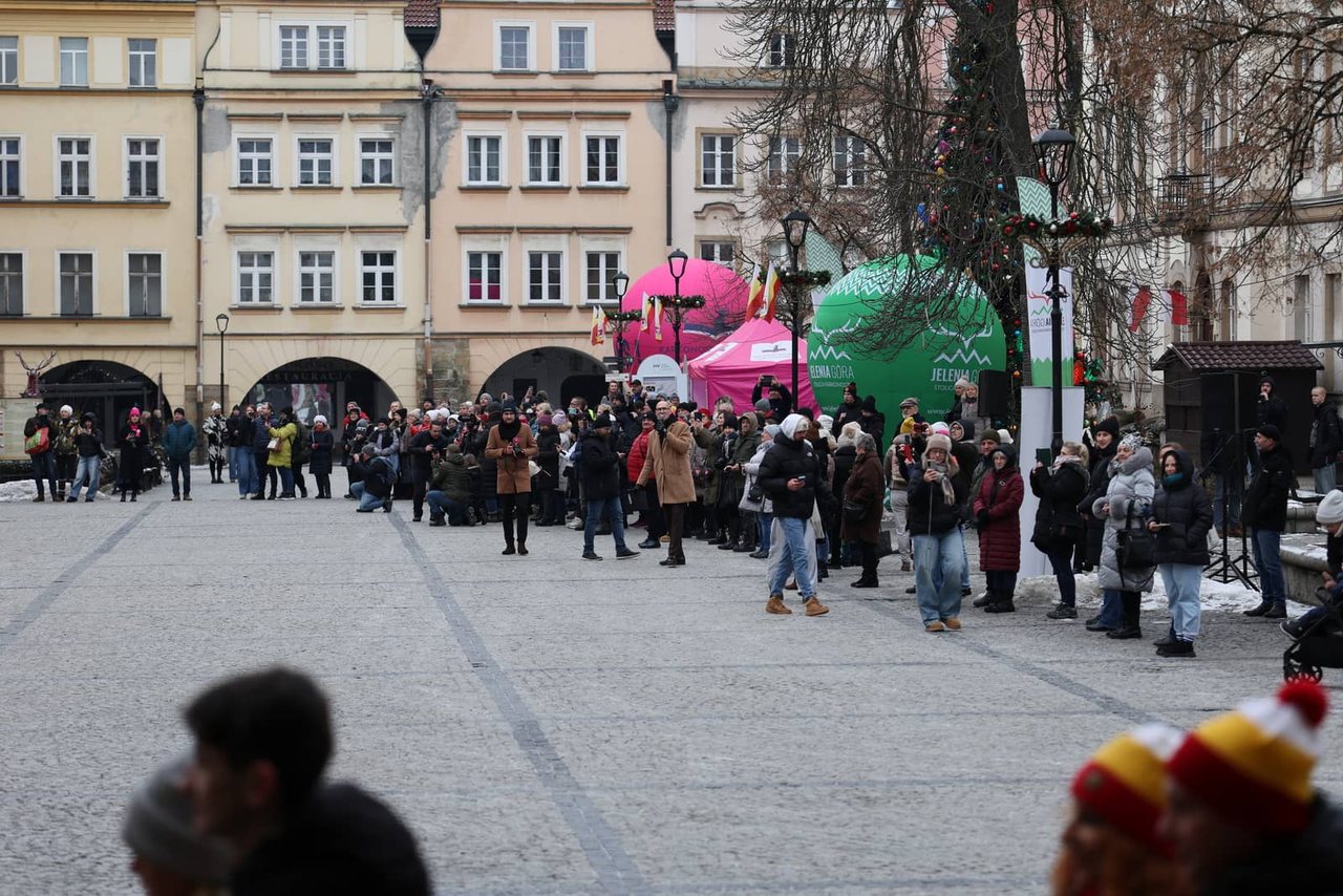 Maturzyści tańczyli poloneza