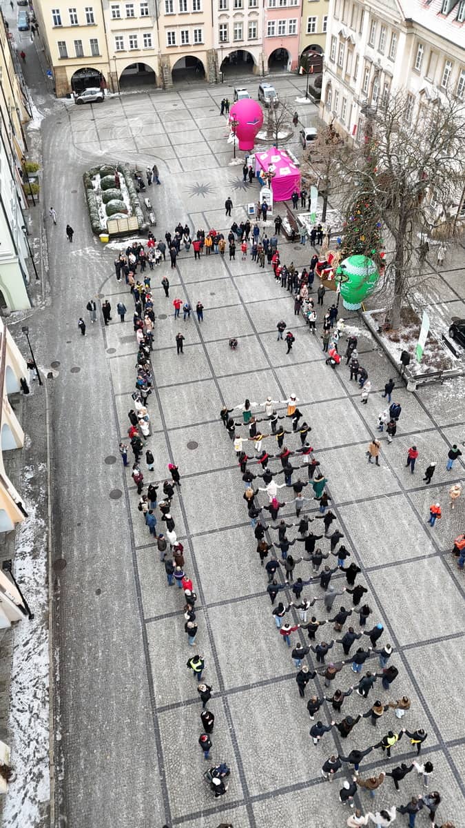 Maturzyści tańczyli poloneza