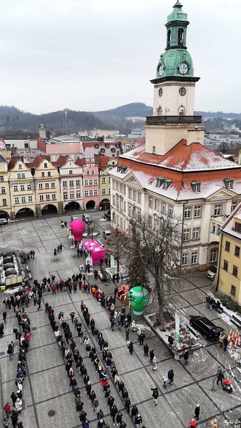 Maturzyści tańczyli poloneza
