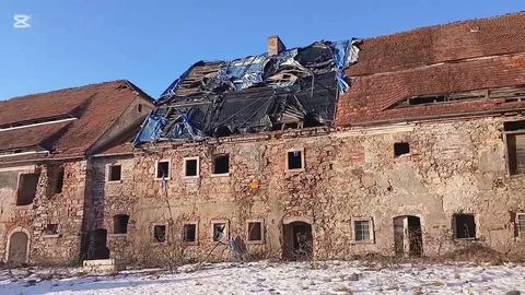 Dziwiszów – pałac na górskim grzbiecie