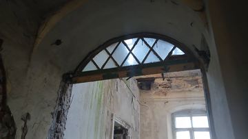 Dziwiszów – pałac na górskim grzbiecie