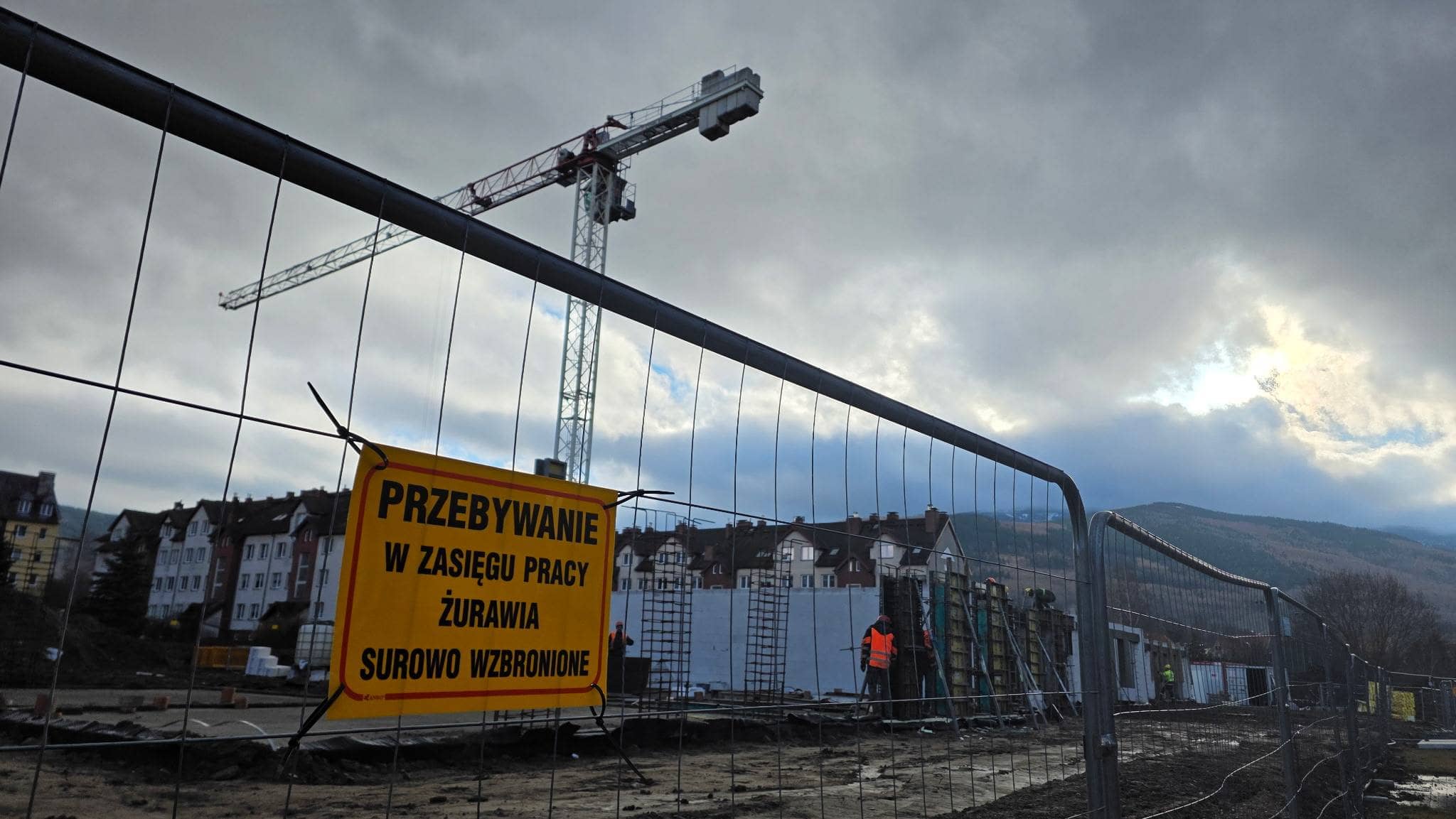 Nowy blok komunalny szybko się wznosi