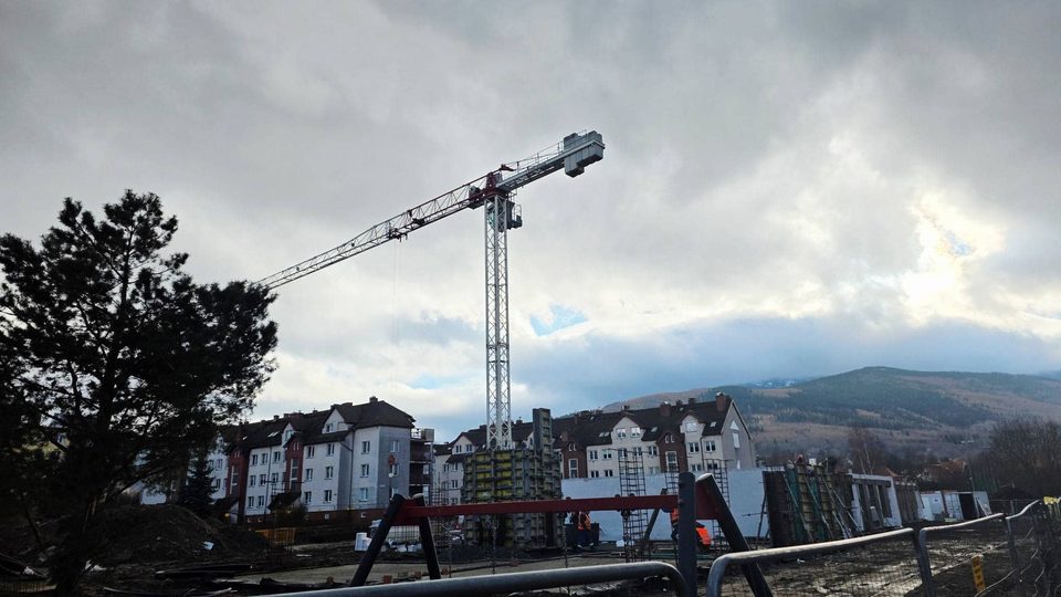 Nowy blok komunalny szybko się wznosi