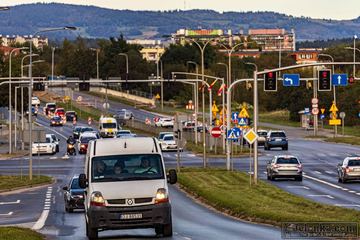 Roboty drogowe na krzyżówce