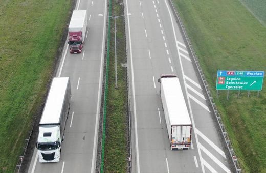 Trzy pasy na A4 coraz bliżej