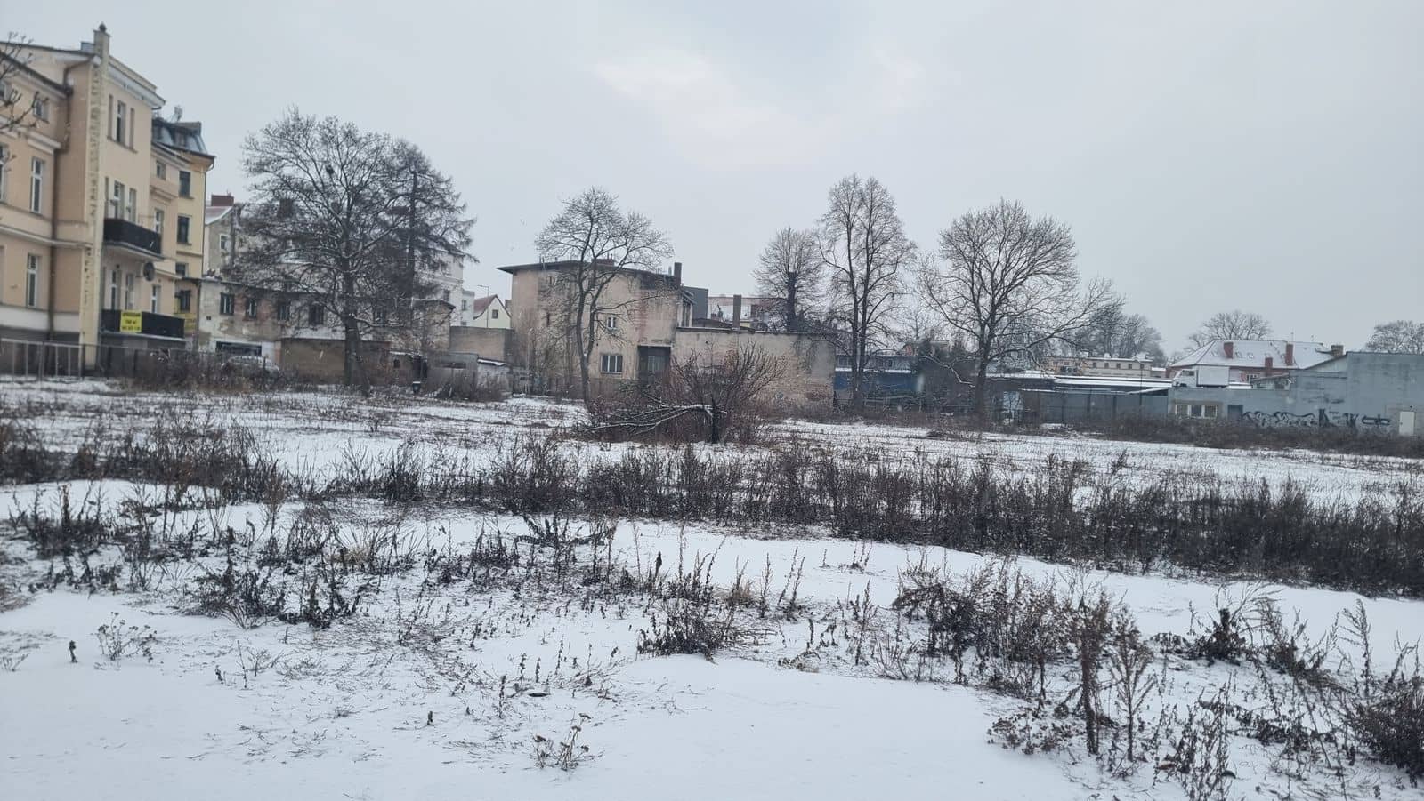Skwer i budynki na terenie po Florze