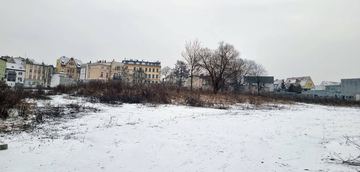 Skwer i budynki na terenie po Florze