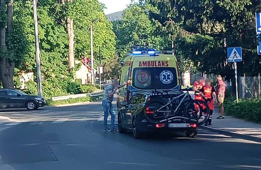 Osobówka wjechała w tył ambulansu