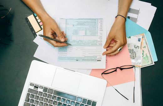 Formalności online coraz popularniejsze w Jeleniej Górze