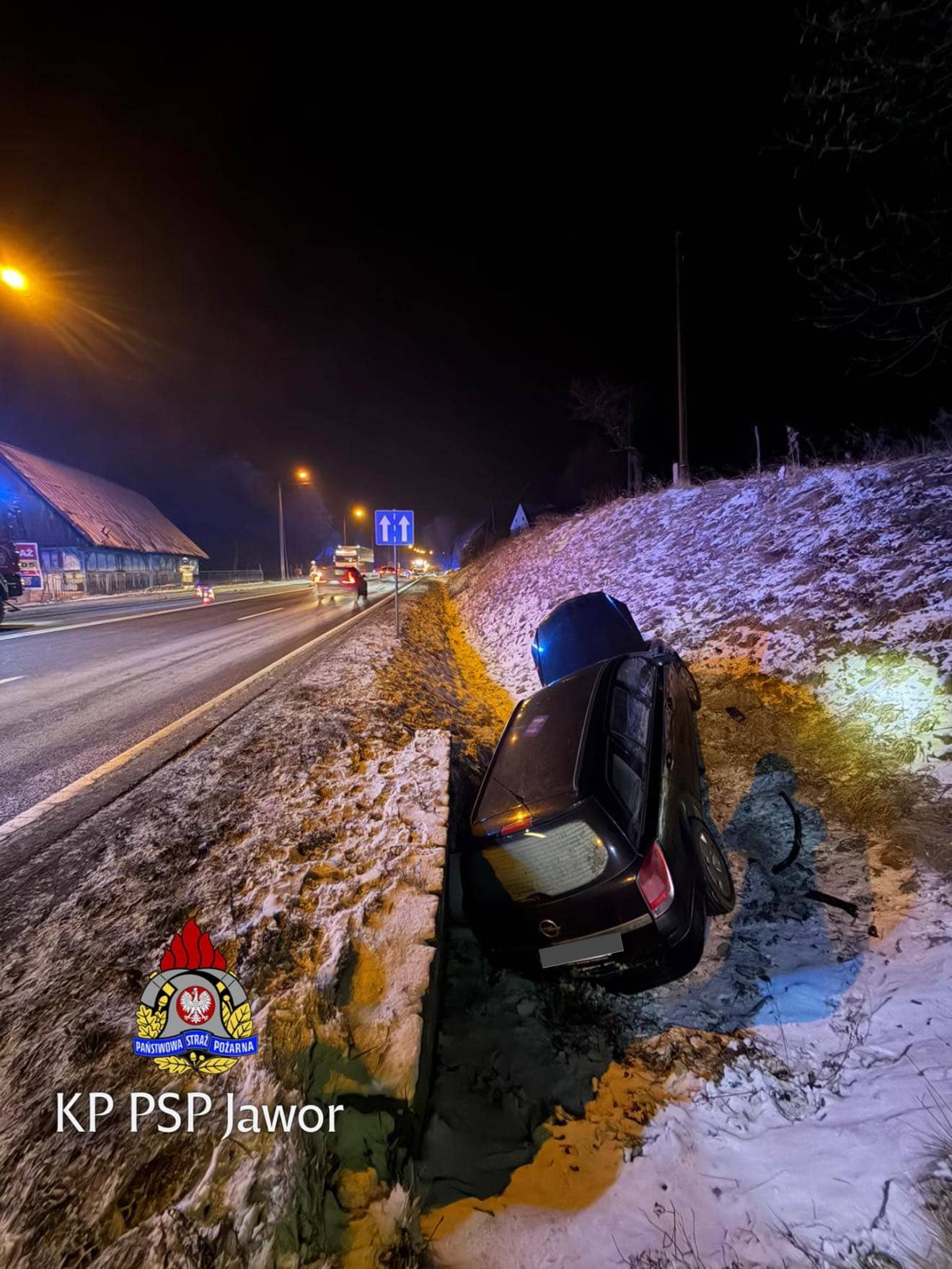 Awaria ciężarówki doprowadziła do kolizji