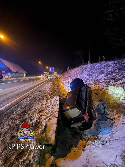 Awaria ciężarówki doprowadziła do kolizji