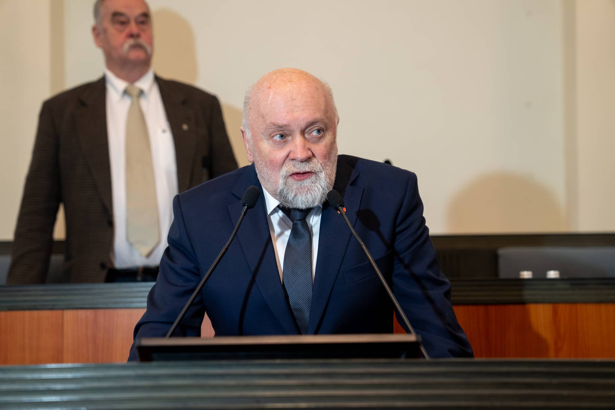 Jaros kontra Pokój w dolnośląskiej KO