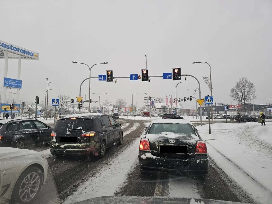 Uważajcie, bardzo trudne warunki na drogach