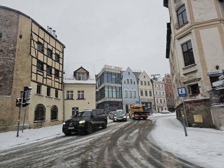 Uwaga kierowcy, noga z gazu