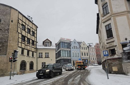 Uwaga kierowcy, noga z gazu