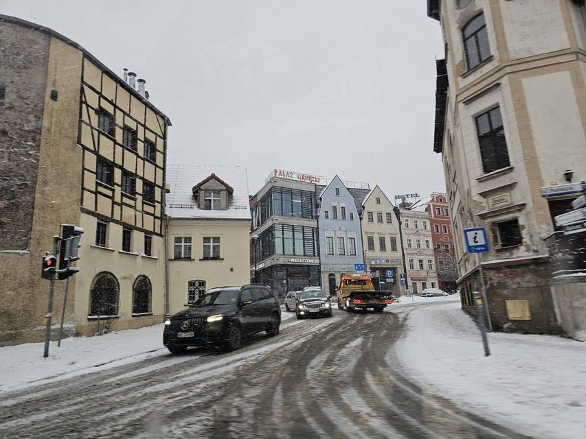 Uwaga kierowcy, noga z gazu