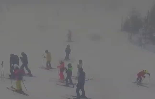Na górze widoczność średnia – lepiej się nie rozpędzać na nartach.
