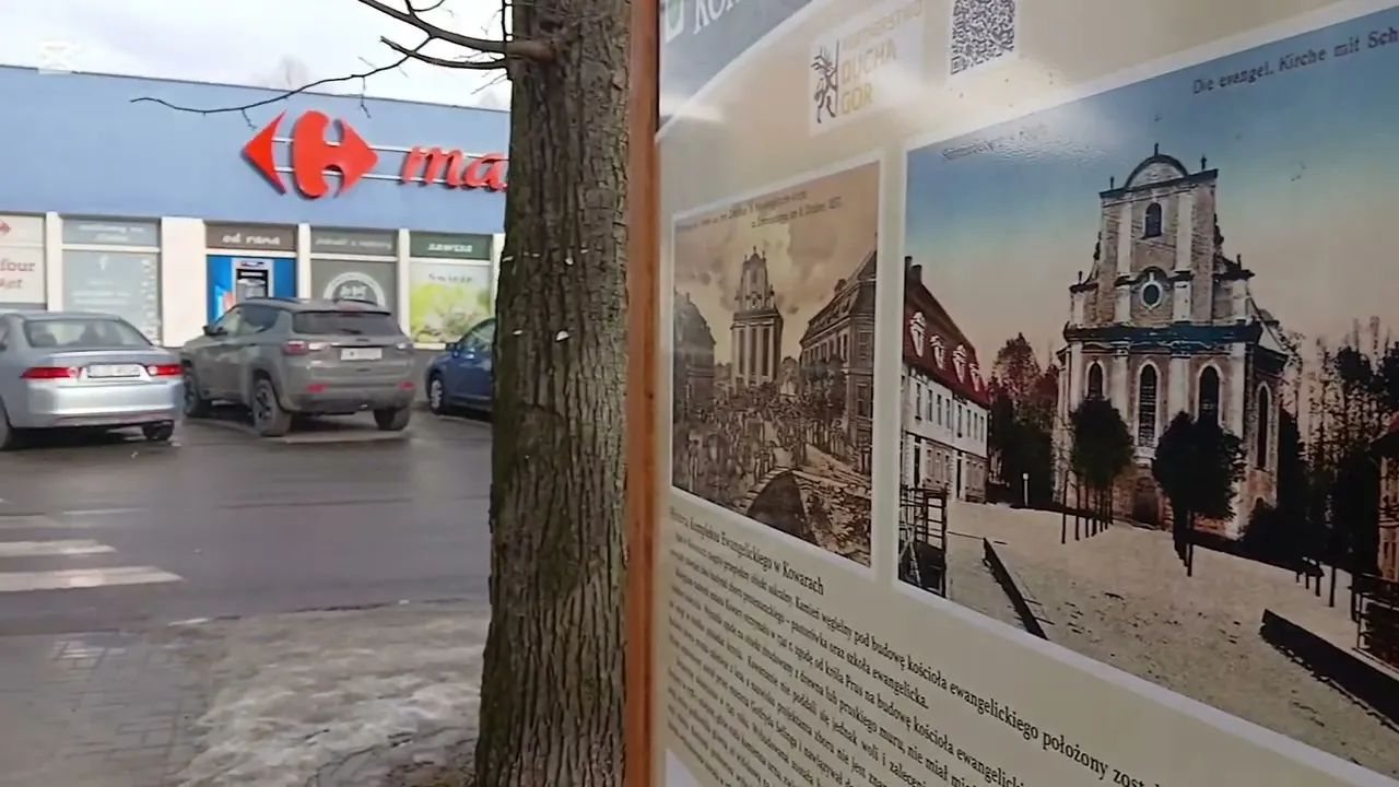 Kiedyś tędy się szło do kościoła, a dzisiaj na zakupy