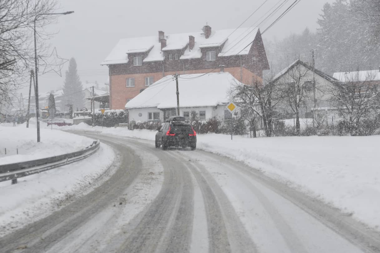 Karpacz i Szklarska Poręba toną w śniegu