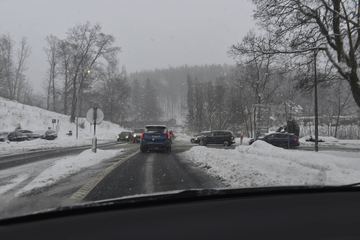 Karpacz i Szklarska Poręba toną w śniegu
