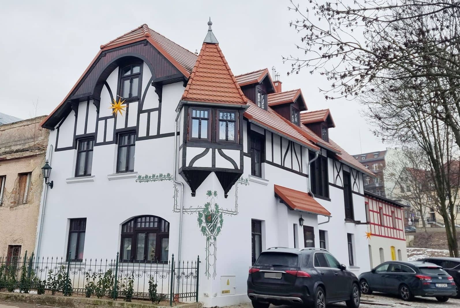 Od ruin do zachwytu – budynek, który odzyskał duszę