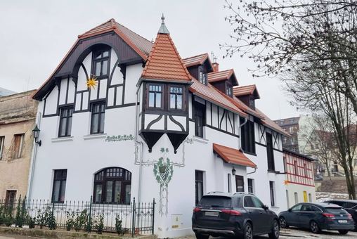 Od ruin do zachwytu – budynek, który odzyskał duszę