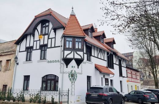 Od ruin do zachwytu – budynek, który odzyskał duszę