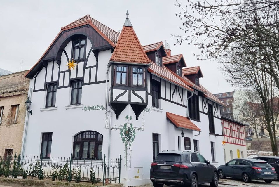 Od ruin do zachwytu – budynek, który odzyskał duszę